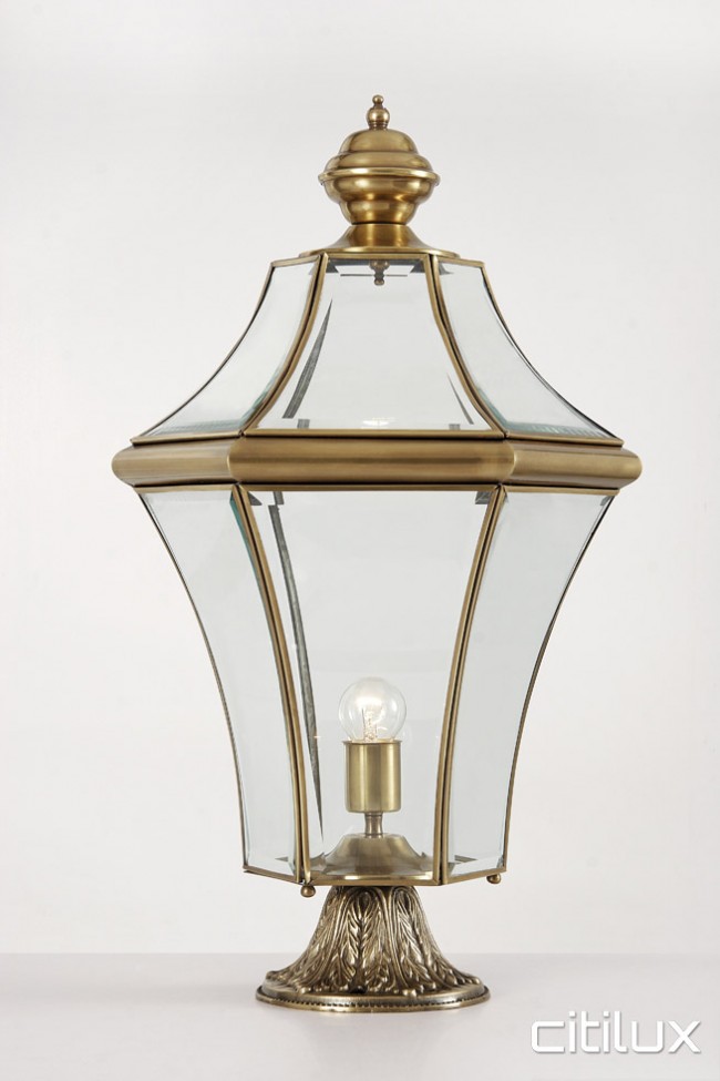 Mount Pritchard Classic Outdoor Brass Made Pillar Mount Light